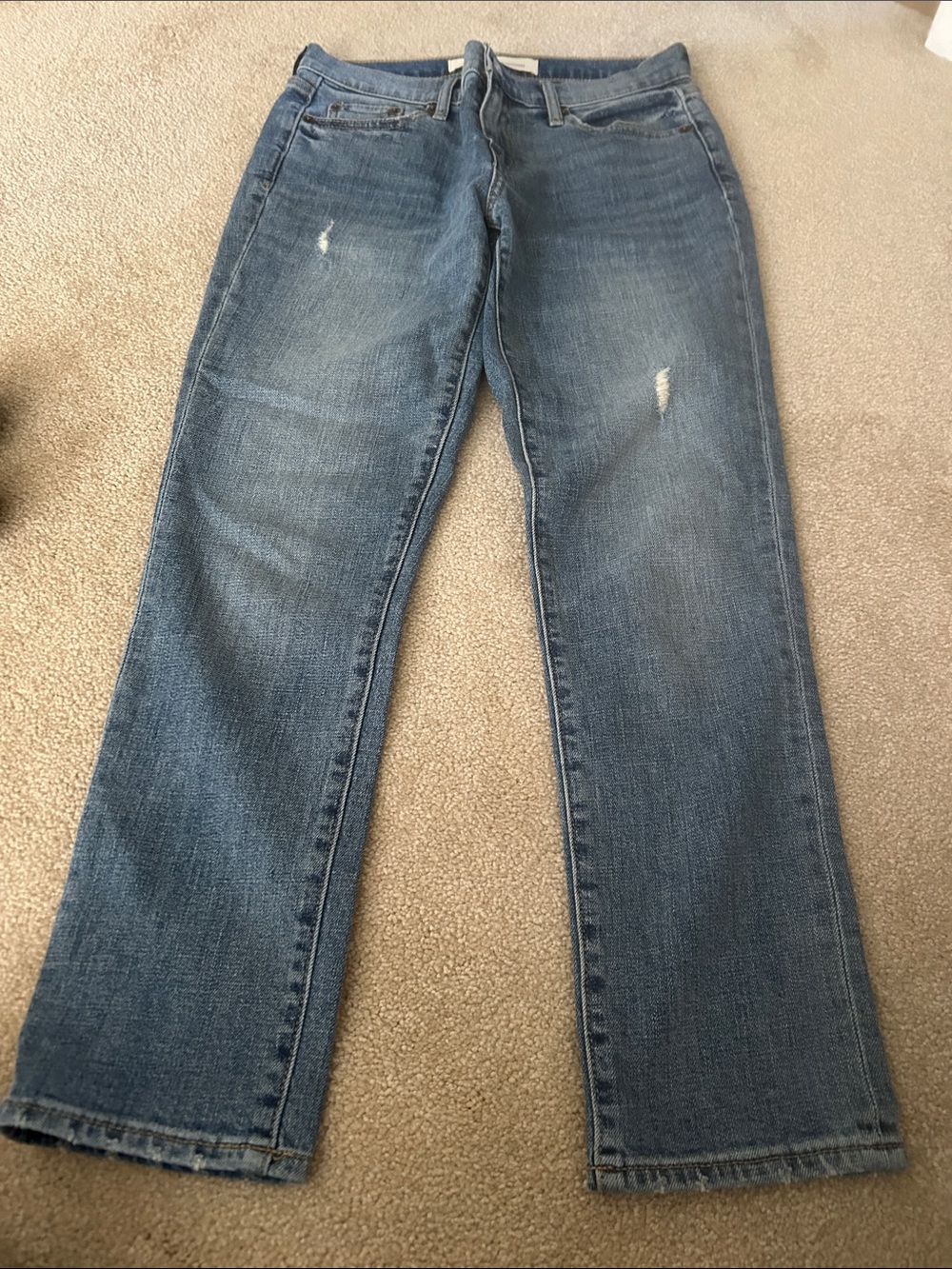 New GAP women’s Medium Blue Straight-Leg Jeans